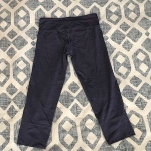 Lululemon lavender crop. Size 6